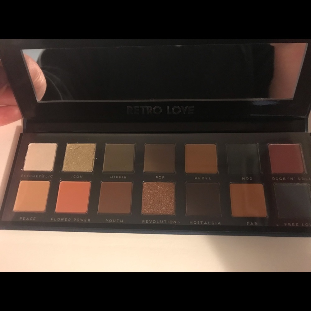 NWOT Bad Habit Retro Love Eyeshadow Palette - Picture 4 of 5